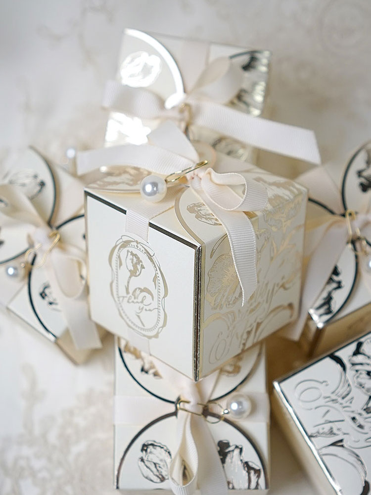 กล่องของขวัญกระดาษสี่เหลี่ยมพร - Wedding Favor Box บทวิจารณ์และราคา